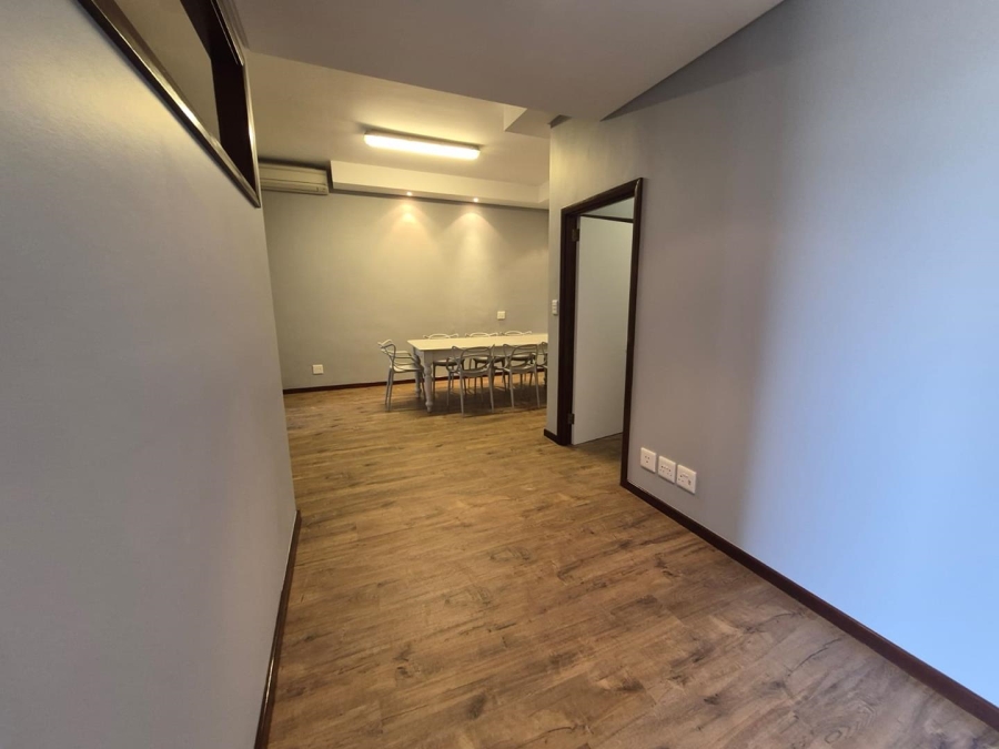 To Let Commercial Property for Rent in Pinelands Western Cape